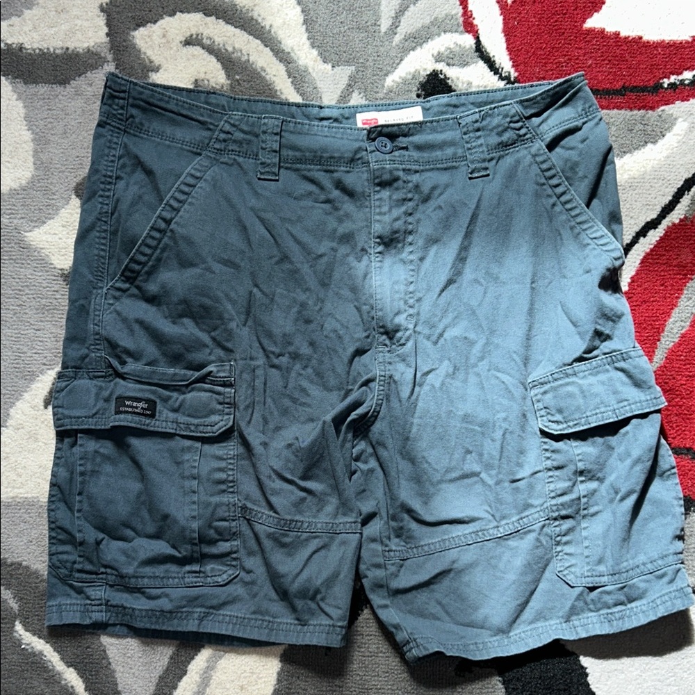Wrangler Men's Gray Cargo Shorts